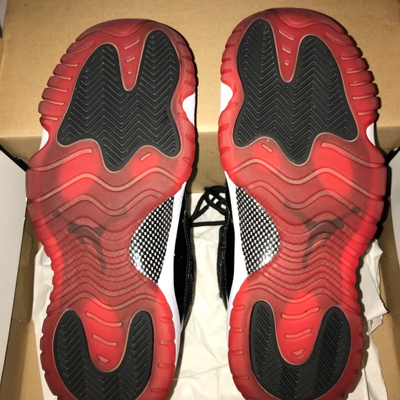 Jordan 11 Retro 2012 Playoffs Bred (GS) Size 4.5Y - Picture 2 of 16